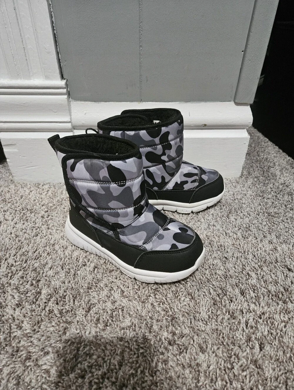 Kids Winter Snow Boots - Black & Gray Camo